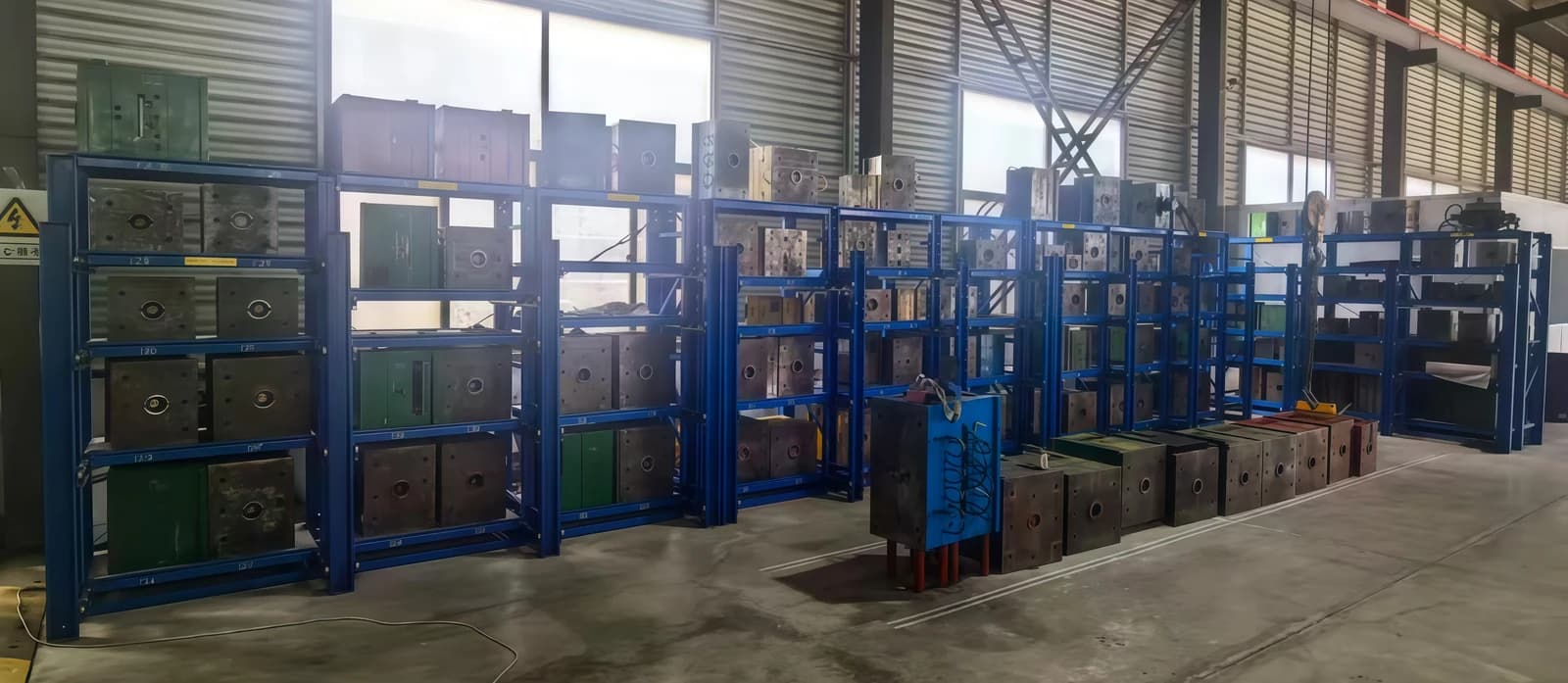 Mold storage racks